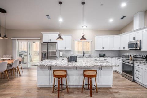 The Oakhurst Oasis - Family & Fun Edition House in Oakhurst