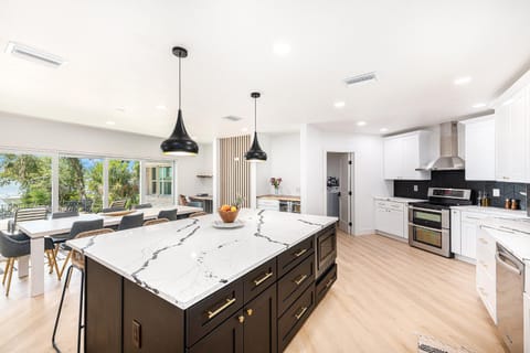 Modern Waterfront Main House with Pool and Hot Tub House in St Petersburg