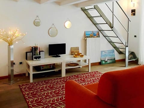Bed, Living room