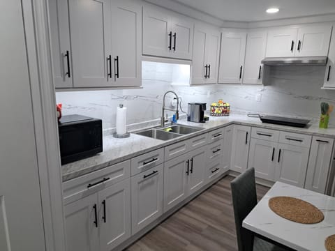 Country Blue Getaway by the Ranch Fields House in Auburndale