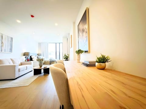 Bed, Living room, Photo of the whole room, Seating area, Bedroom