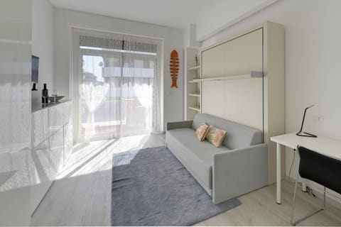 Bed, TV and multimedia, Living room, Photo of the whole room, Seating area, Bedroom