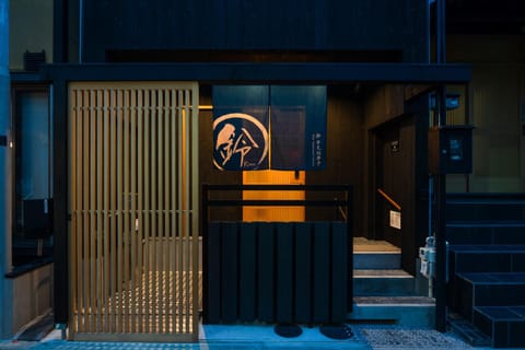 Facade/entrance, Night
