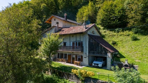 Property building, Spring, Day, Natural landscape, Garden, Garden view, Parking