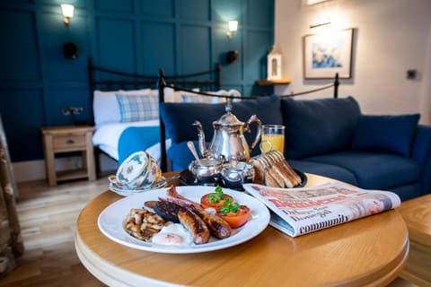 Guests, Breakfast, English/Irish breakfast, English/Irish breakfast, Alcoholic drinks, Certificate/Award