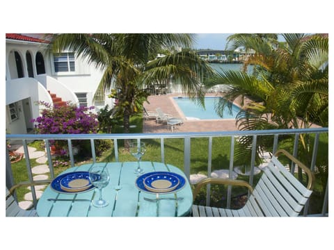View (from property/room), Garden view, Pool view