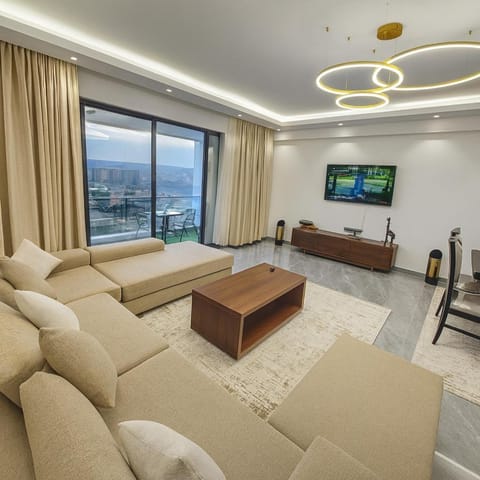 TV and multimedia, Living room, Photo of the whole room, Seating area, Evening entertainment