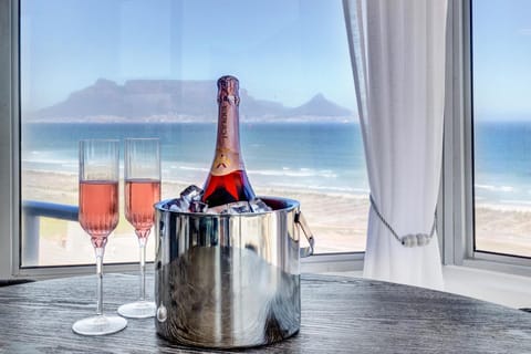 Natural landscape, View (from property/room), Beach, City view, Mountain view, Pool view, Sea view, Sunrise, Sunset