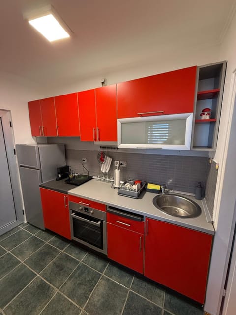 Kitchen or kitchenette, oven, stove