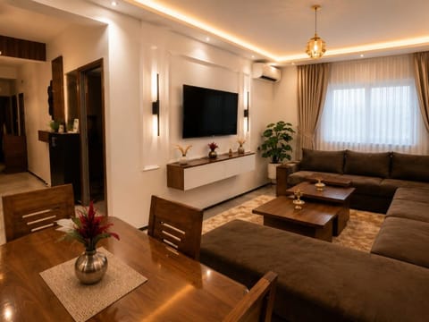 TV and multimedia, Living room, Dining area, air conditioner