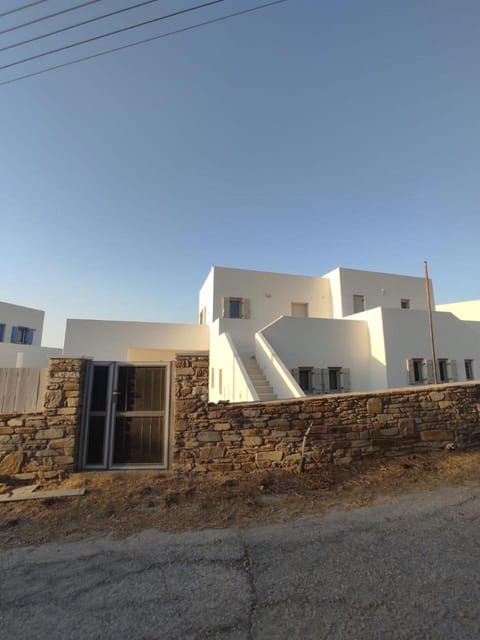 Neighbourhood, Other, Text overlay