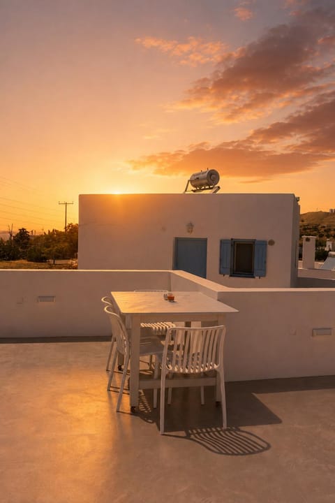 Patio, Day, Bird's eye view, Coffee/tea facilities, View (from property/room), Balcony/Terrace, Dining area, Garden view, Mountain view, Sea view, Sunrise, Sunset, Quiet street view