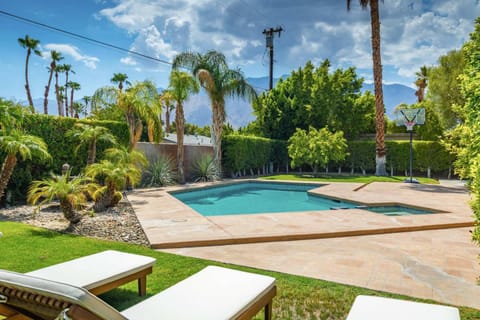 The Casa Geatway 18 sleepers Villa in Palm Springs