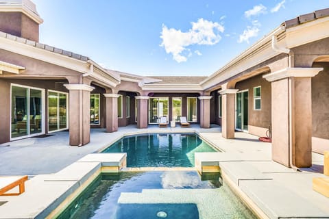 Your Relaxing Getaway Private Villa with Pool & Spa Villa in Palm Springs