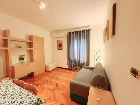 Living room, air conditioner