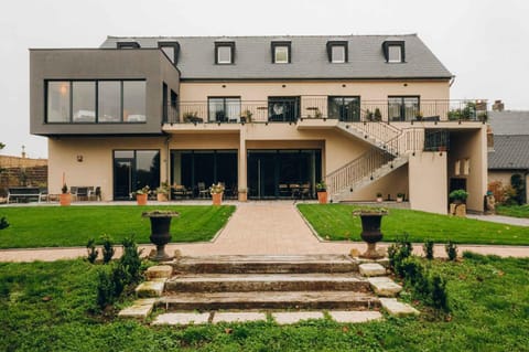 Property building, Patio, Day, Garden, Garden view