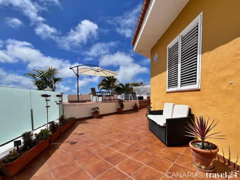 Property building, View (from property/room), Balcony/Terrace