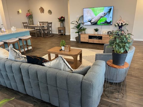 New 4BR Walk to Community Pool & Playground House in San Marcos