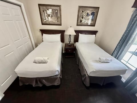 Entire Condo - 3Bed 2Bath- 5 mins to Disney Park Apartment in Orlando