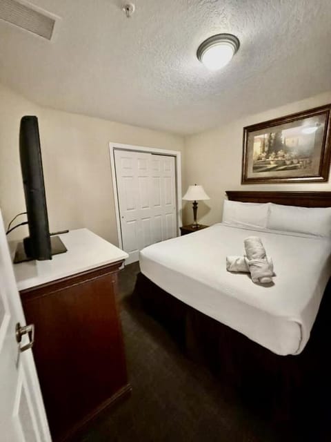 Entire Condo - 3Bed 2Bath- 5 mins to Disney Park Apartment in Orlando