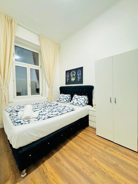 Bed, Bedroom, wardrobe