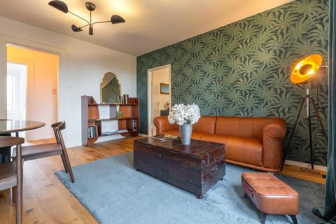 Chesterfield Suite 3 Bedroom Apartment Zurich Apartment in Zurich City