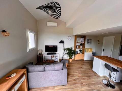 Communal lounge/ TV room, TV and multimedia, Kitchen or kitchenette, Living room, Seating area