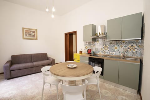 Kitchen or kitchenette, Living room, Dining area, oven, stove
