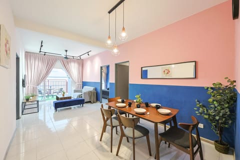 Property building, Bathroom, View (from property/room), Living room, Other, Decorative detail, Decorative detail, Seating area, Dining area, Bedroom, Pets, Time of day, Location, Family, Family, Family, bidet, VIP