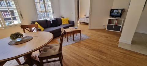 TV and multimedia, Living room, Dining area