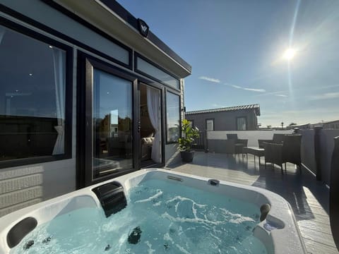 Patio, Hot Tub