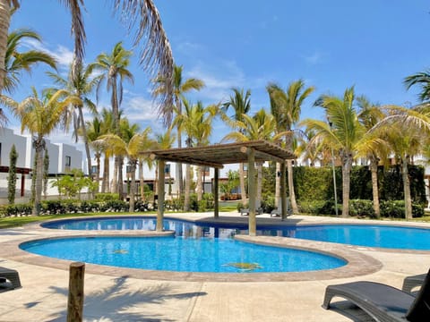 Day, Garden view, Pool view, Swimming pool, Swimming pool, sunbed