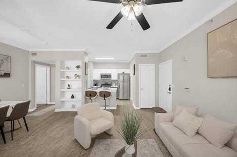 Kitchen or kitchenette, Living room, Dining area