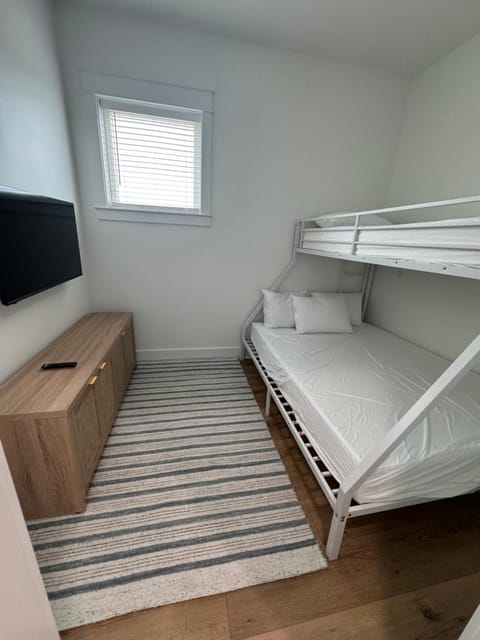 Summer Vibes - 6BR Luxury Home with Private Pool House in Orange Beach