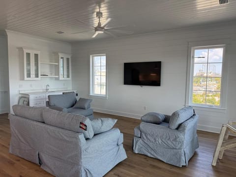 Summer Vibes - 6BR Luxury Home with Private Pool House in Orange Beach