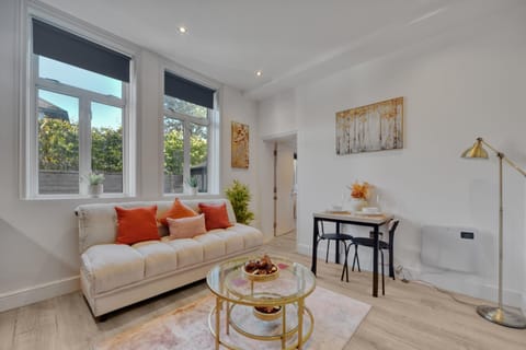 Living room, Photo of the whole room
