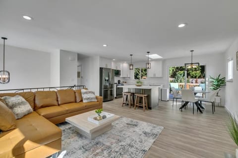 Stylish Bellevue Retreat House in Bellevue