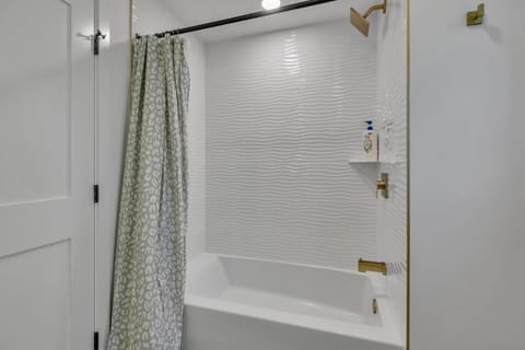 Stylish Bellevue Retreat House in Bellevue