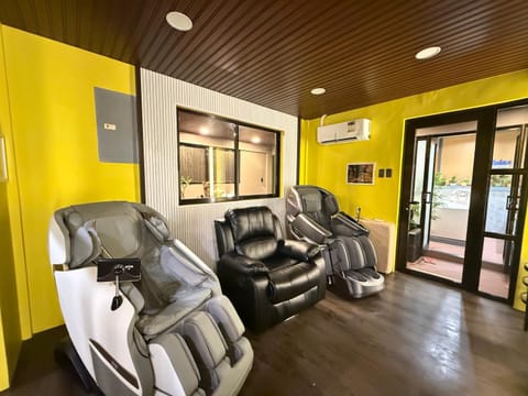 TV and multimedia, Spa and wellness centre/facilities, Seating area