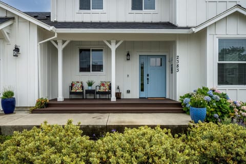 Property building, Patio, Garden, View (from property/room), Balcony/Terrace, Garden view