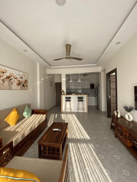 Kitchen or kitchenette, Living room, Seating area
