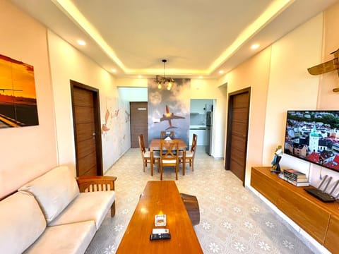 TV and multimedia, Living room, Seating area, Evening entertainment