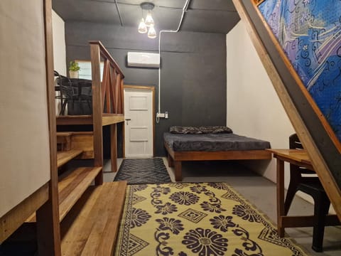 Bed, Decorative detail, Seating area, Bedroom