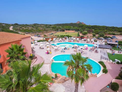 Property building, Day, Bird's eye view, Mountain view, Pool view, Swimming pool, sunbed