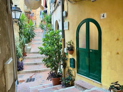 Studio-Menton vieille ville Apartment in Menton