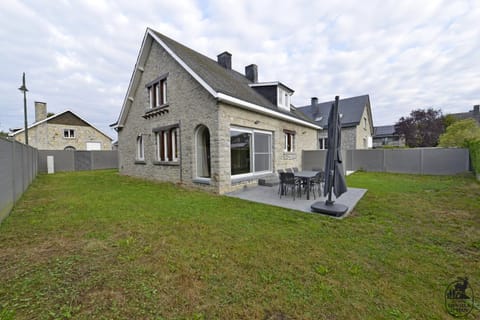 Property building, Garden, Garden, Balcony/Terrace, Garden view