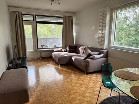 HHH PIKKUCASA Beautiful Helsinki apartment close to Lauttasaari metro Apartment in Helsinki
