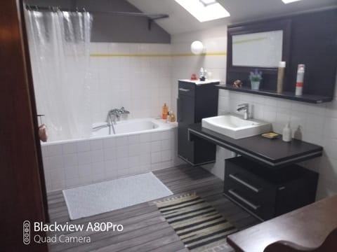 Angélina et Manuel Bed and Breakfast in Autun