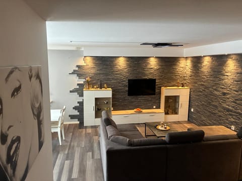 TV and multimedia, Living room, Seating area