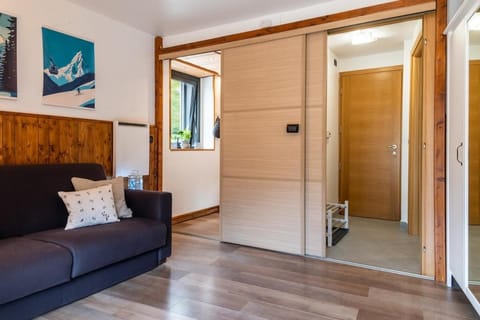 MCX Vacation Rental - Belle Vue Les Grandes Murailles, Pet Friendly Apartment just 300 meters from the ski lifts! Apartment in Breuil-Cervinia